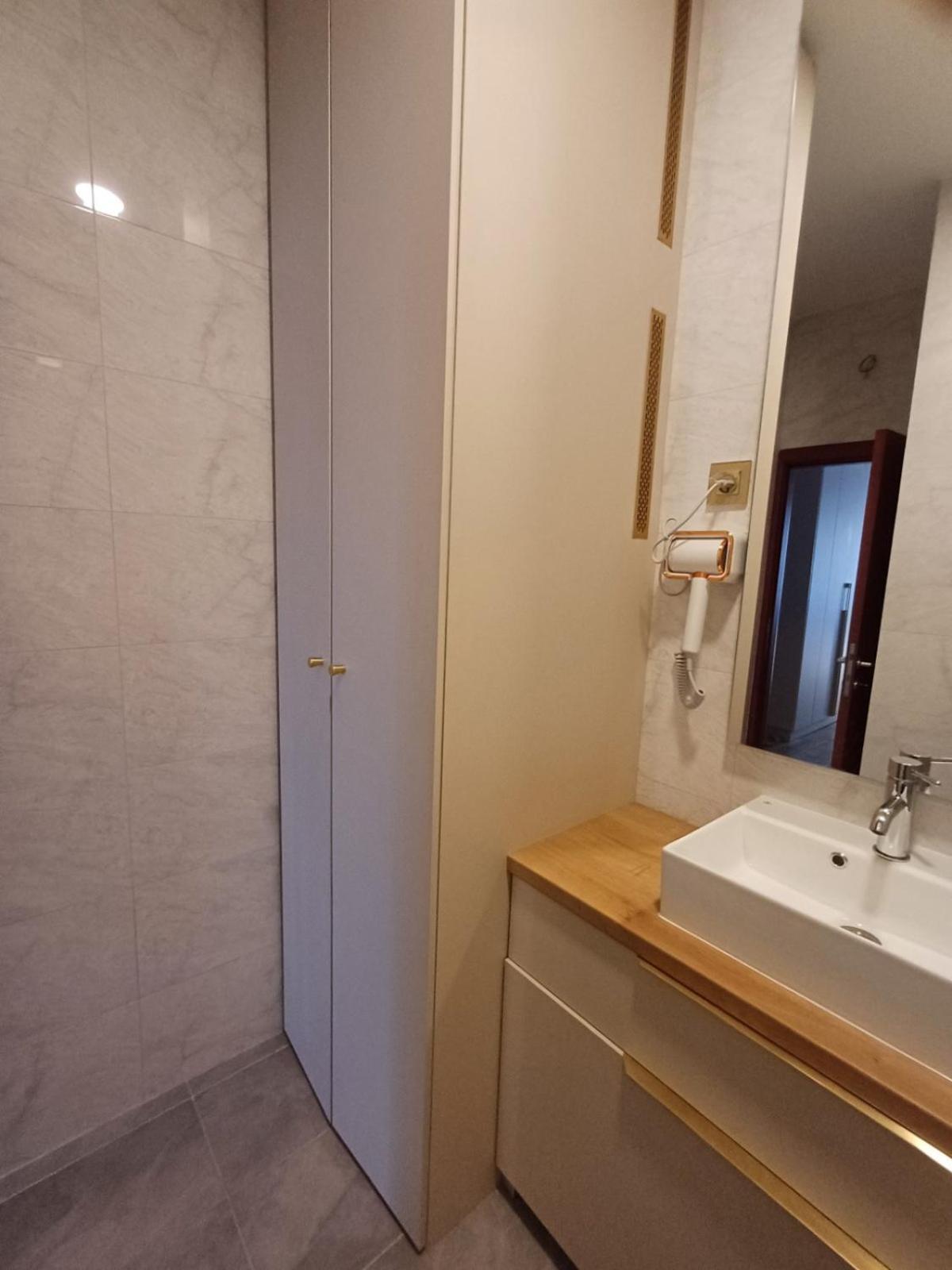 Apartment Centrum - Free Private Parking Нови Сад Екстериор снимка