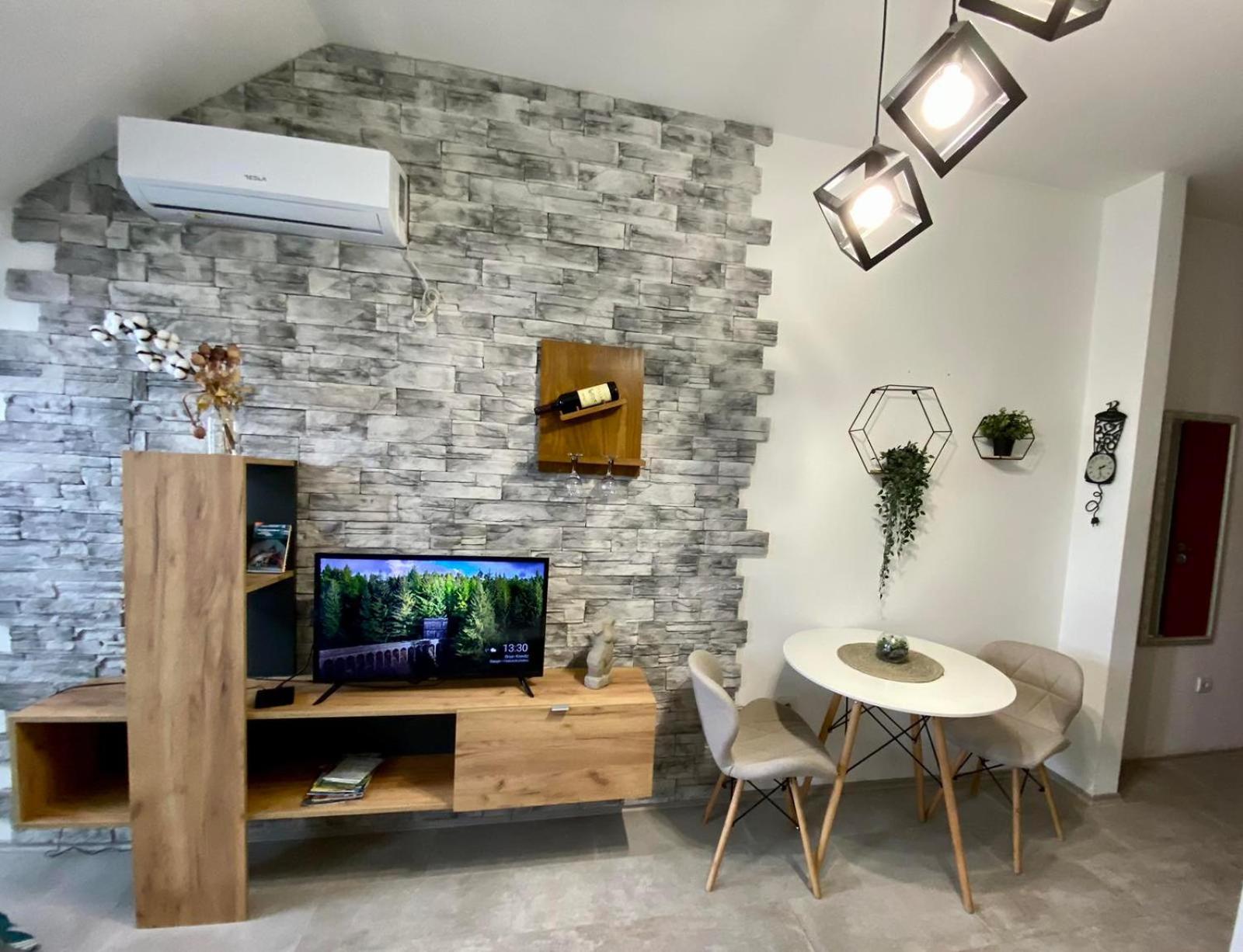 Apartment Centrum - Free Private Parking Нови Сад Екстериор снимка